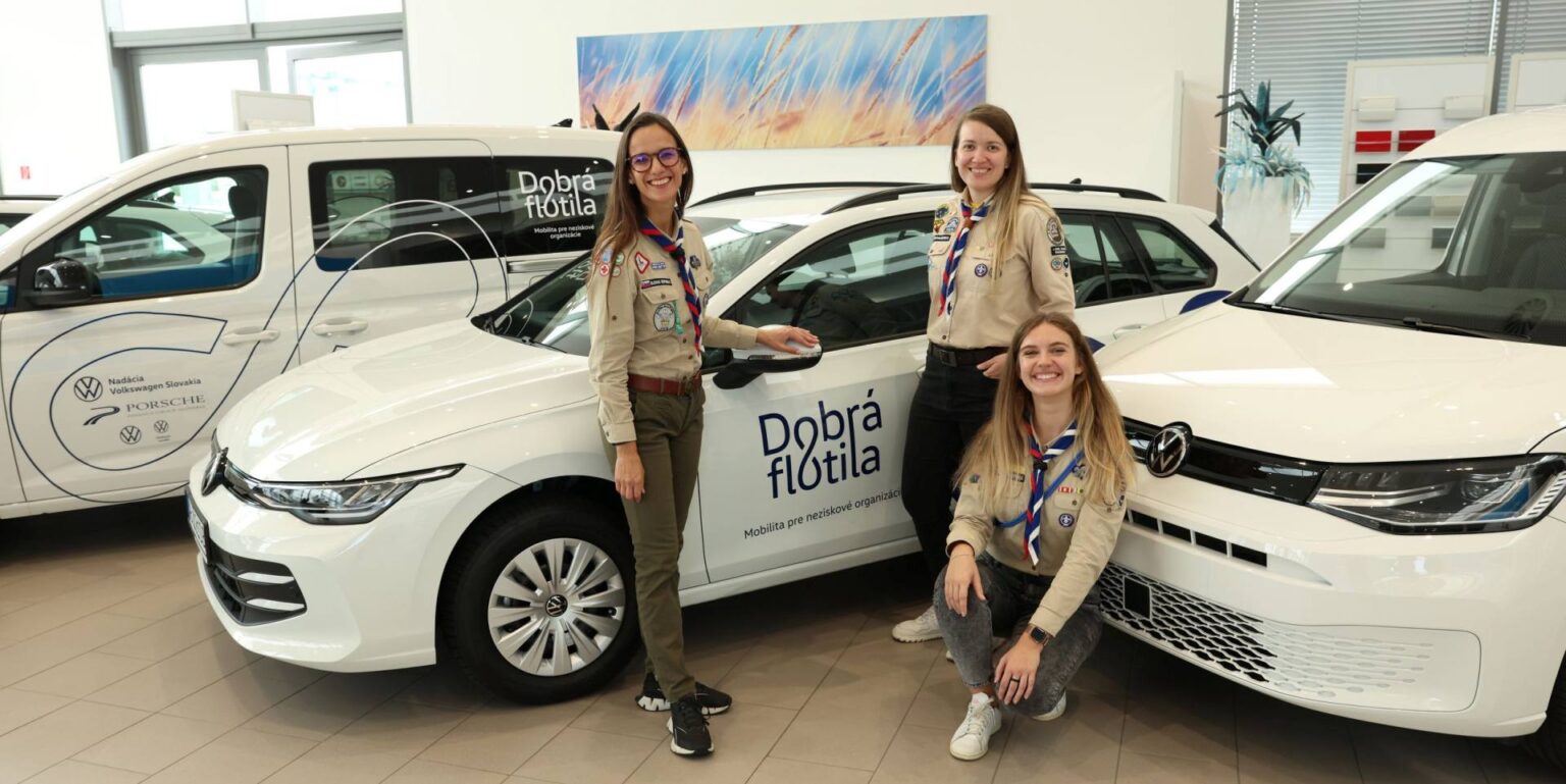 Nadácia Volkswagen Slovakia odovzdala deväť vozidiel neziskovým organizáciám pre ich prácu v teréne