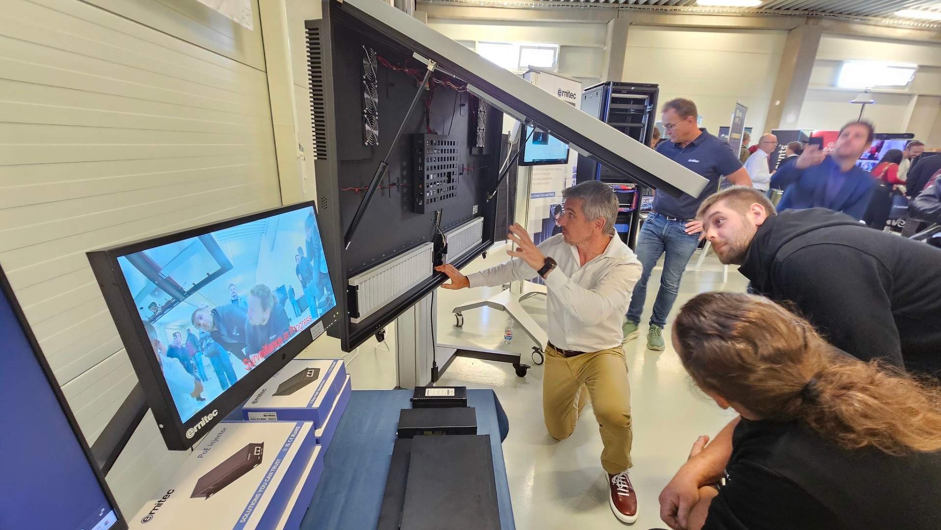 Stretnutie integrátorov spoločnosti EET Group ovládli odolné monitory Ernitec