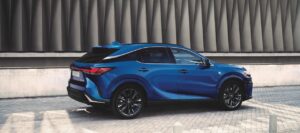 Lexus je podľa iSeeCars najtrvácnejšou prémiovou značkou