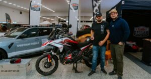 Rally Radosti – Unikátny motocykel BMW R1300 GS vydražený za 41 000 eur odovzdaný novému majiteľovi
