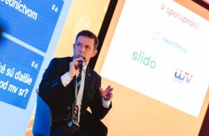 Digitálna integrita v ohrození? Prípad Moltbook.com podčiarkuje nevyhnutnosť národného rámca pre umelú inteligenciu a dáta