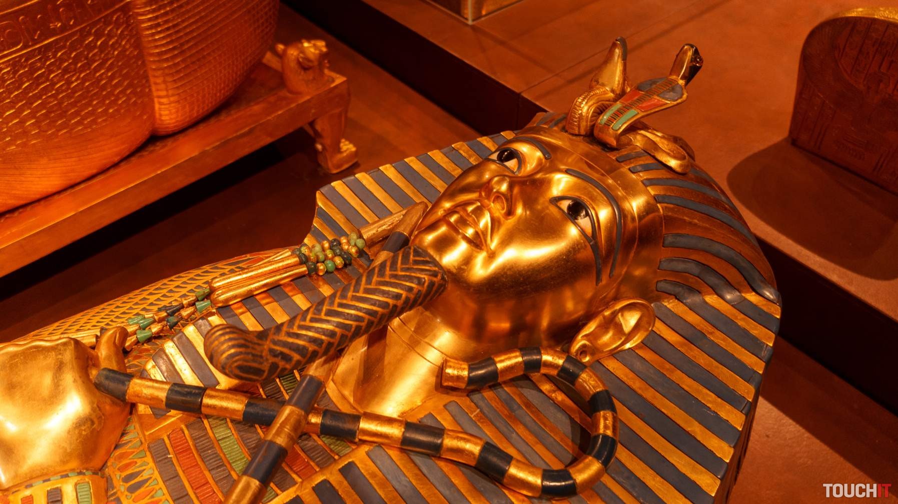 Fascinujúca výstava Tutanchamon: jeho hrobka a poklady očaruje návštevníkov aj známe tváre