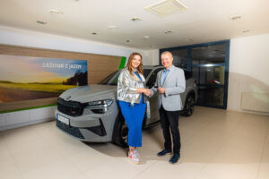 Komička Simona First pokračuje v spolupráci so  Škoda Auto Slovensko, opäť si vybrala Kodiaq