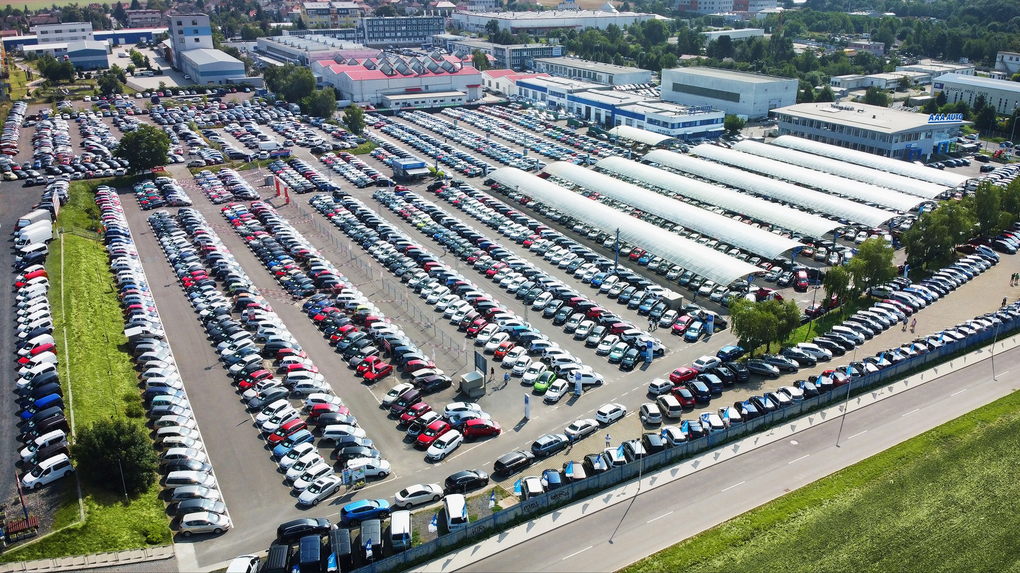 Spoločnosť AURES Holdings, prevádzkovateľ siete autocentier AAA AUTO, mení vlastníka