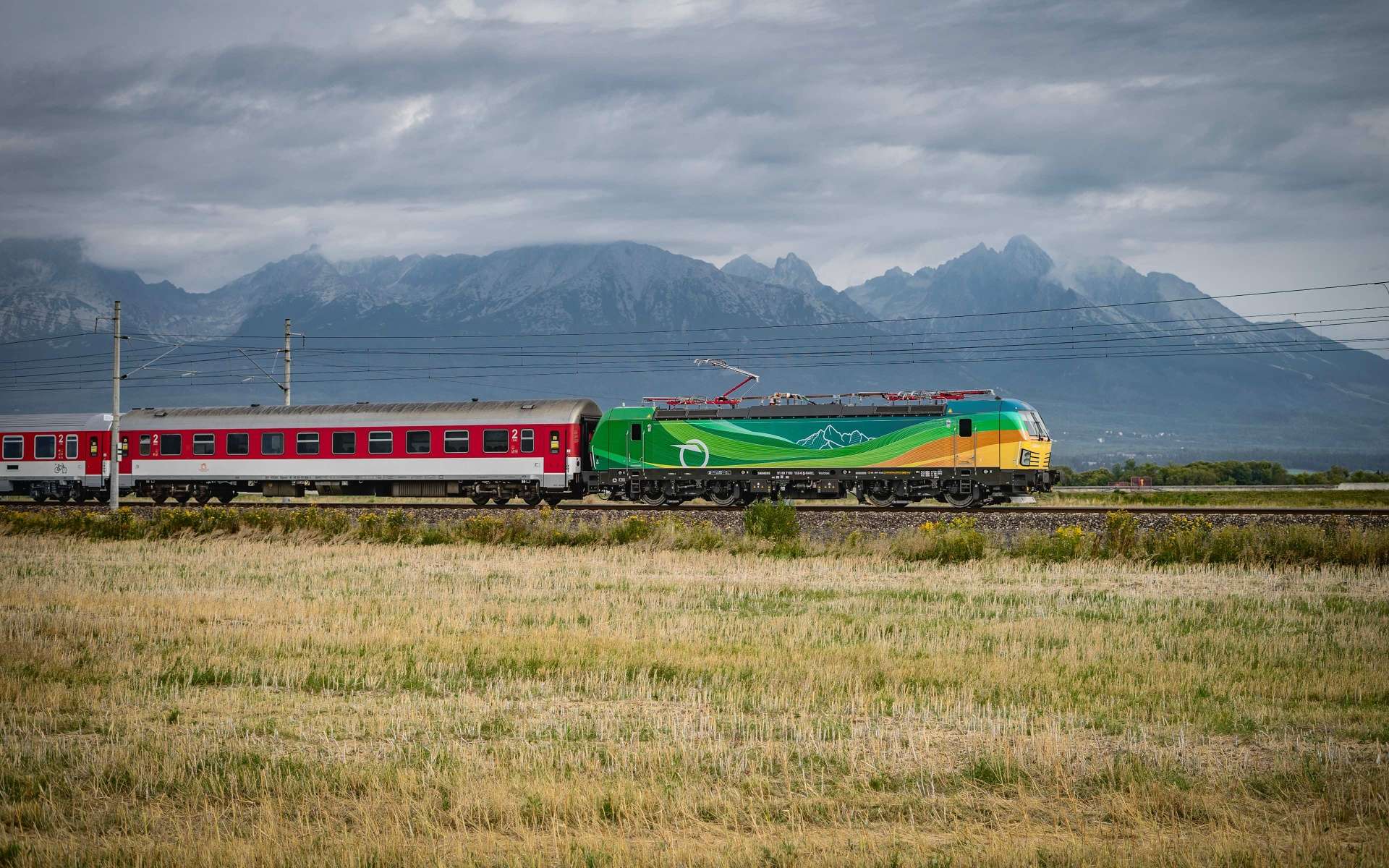 Pred Vianocami rastie obsadenosť vlakov, ZSSK apeluje na včasný nákup lístkov