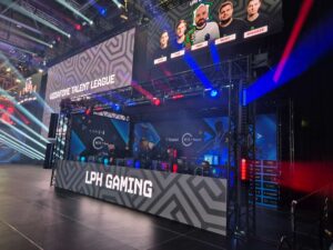 Na čom tento rok súťažila česká CSková špička? Na monitoroch AOC AGON PRO AG246FK