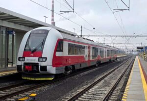ZSSK opäť spúšťa priame vlakové spojenie medzi Košicami a Humenným vďaka elektrifikácii trate