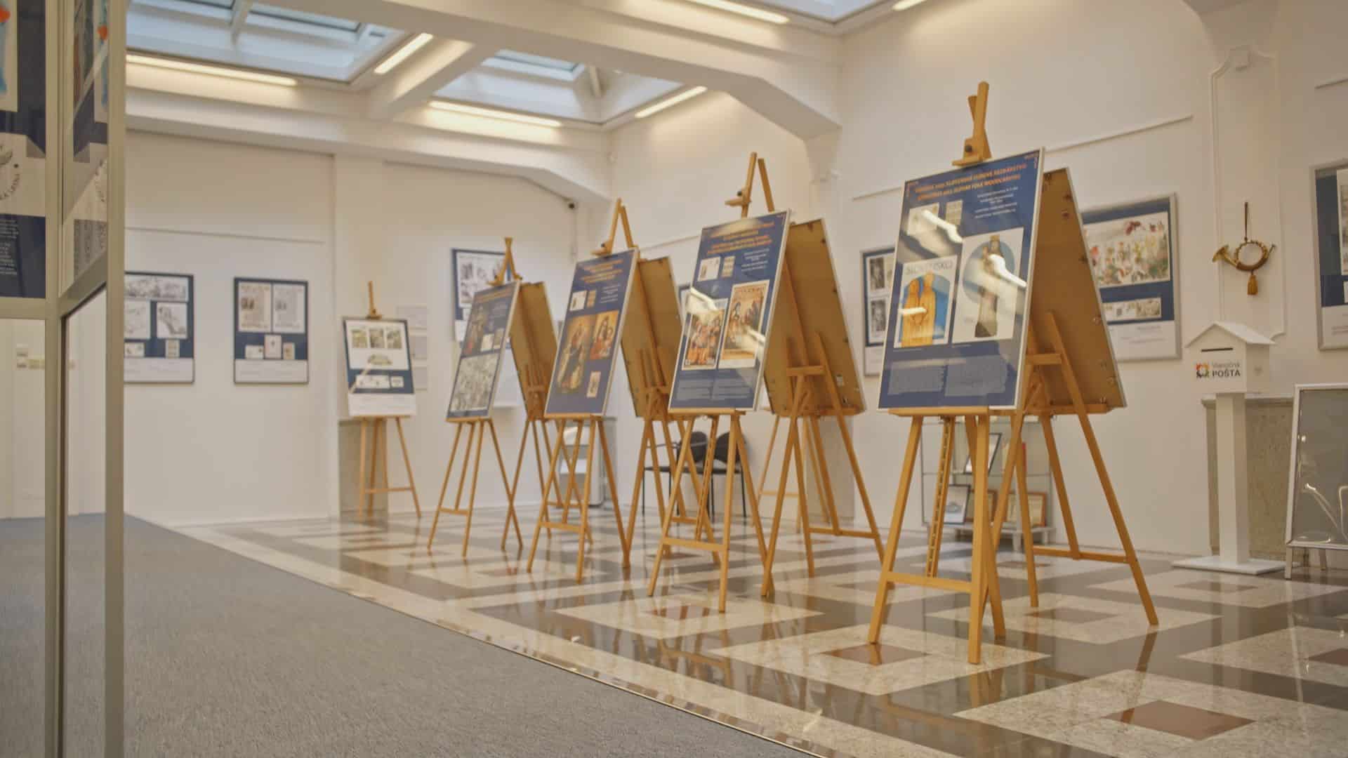 Vianoce a Vianočná pošta sú témou novej výstavy vo vynovenej Galérii poštových známok