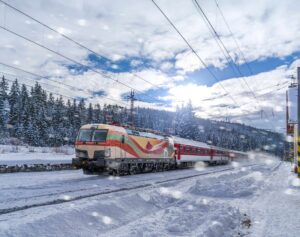 ZSSK prijíma operatívne opatrenia na stabilizáciu dopravy pre nepriaznivé počasie