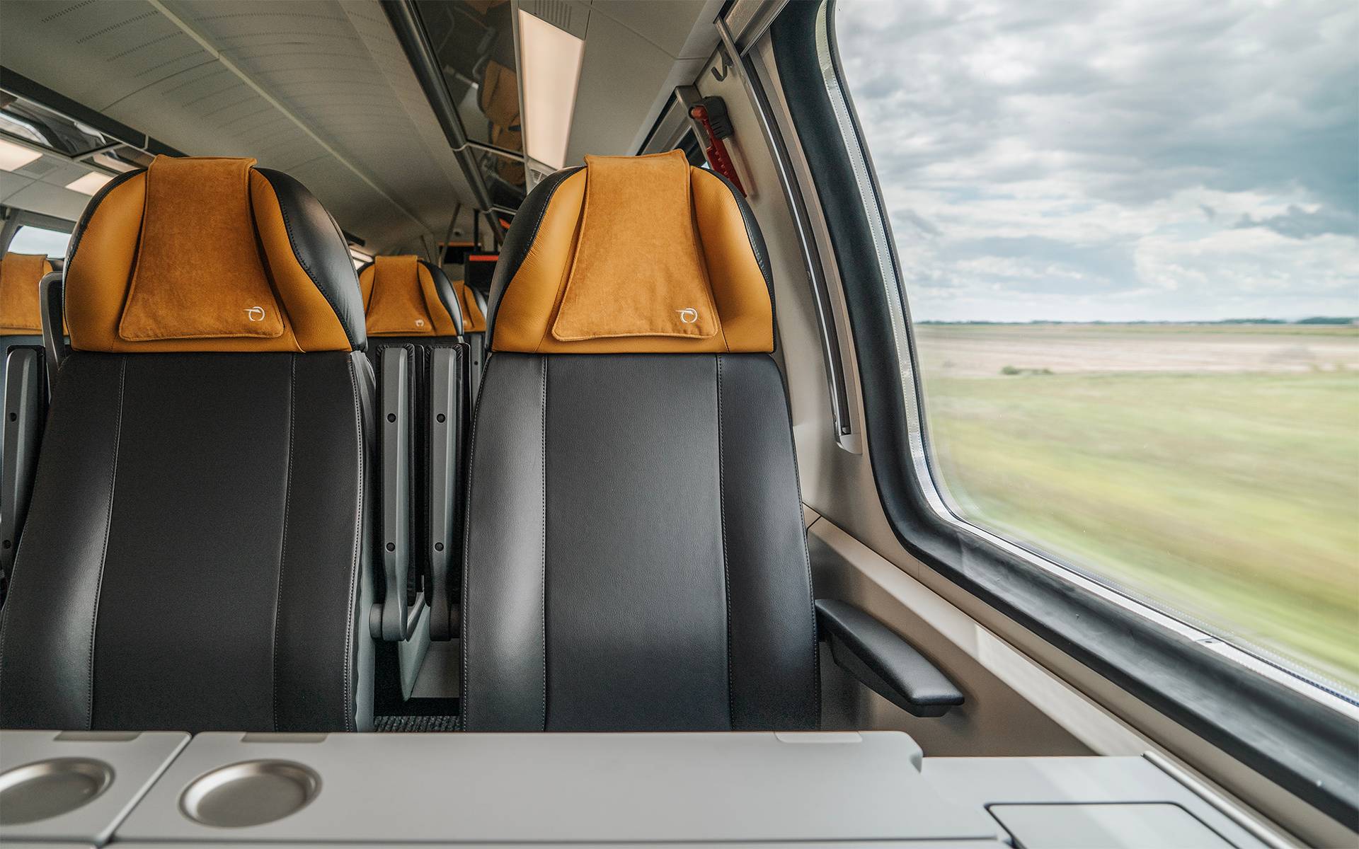 ZSSK v roku 2025: Ľudia, služby a vlaky v pohybe