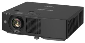 Panasonic predstaví európsku premiéru 4K LCD projektora VMQ85 s imerzívnym golfovým simulátorom