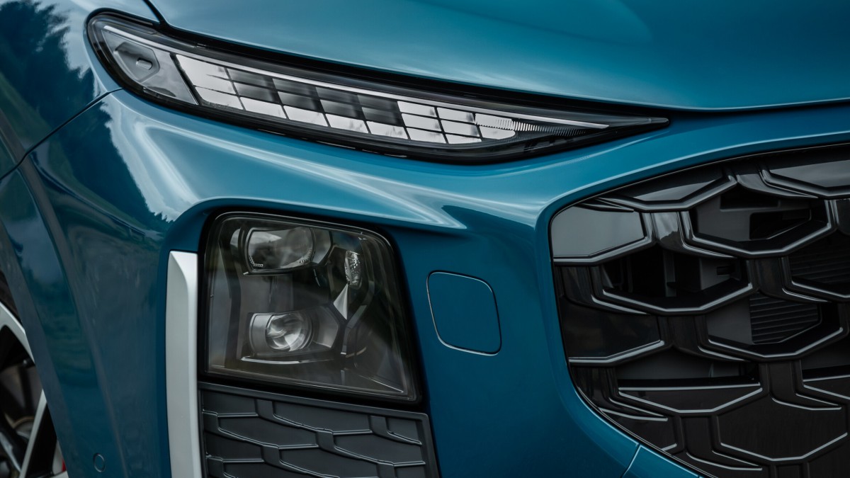 Spoločnosť ZKW vybavila nové Audi Q3 digitálnymi svetlometmi Matrix LED