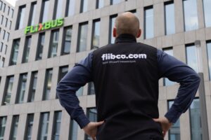 Flix oznamuje majoritnú kapitálovú investíciu do vedúcej digitálnej platformy pre letiskové transféry Flibco