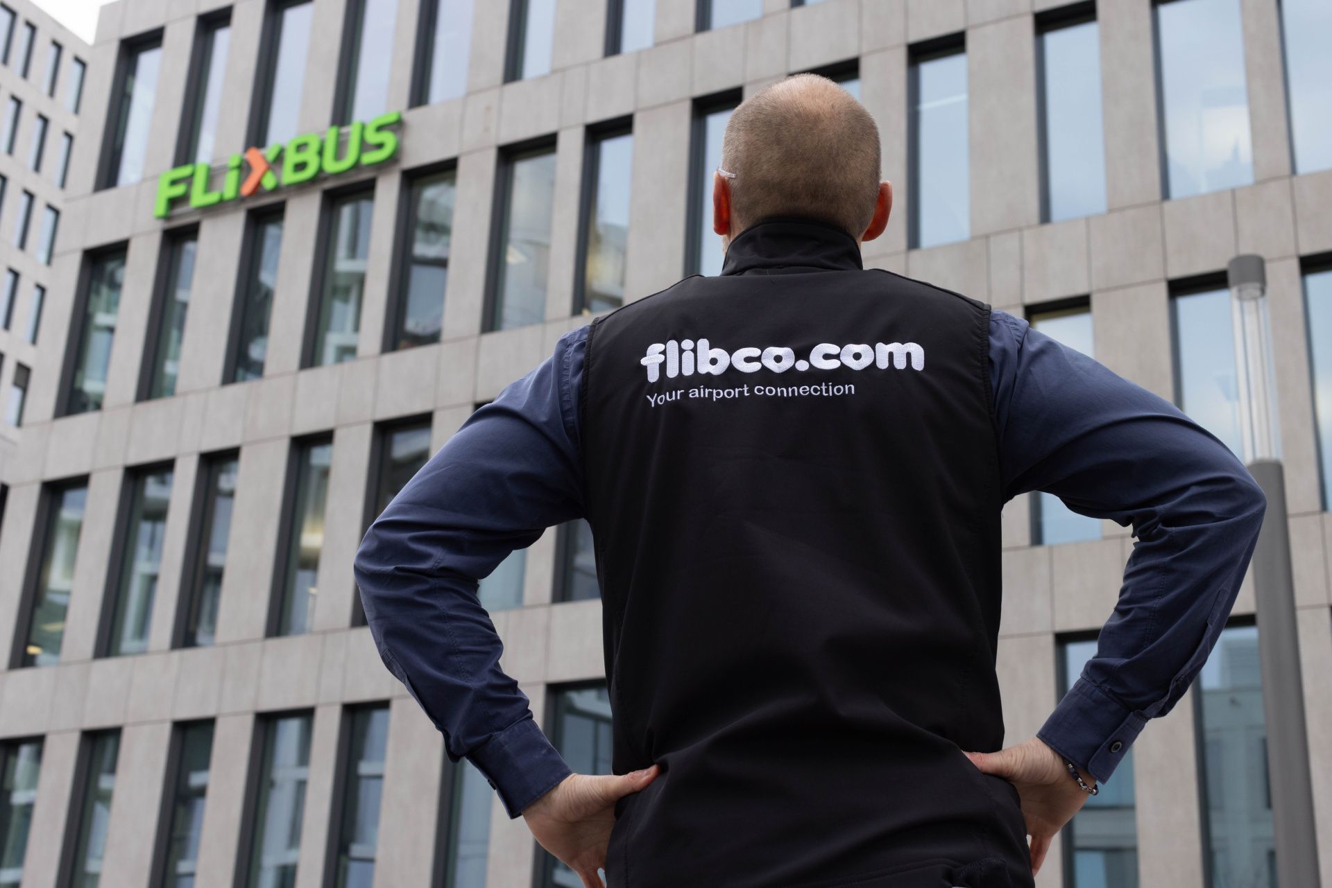 Flix oznamuje majoritnú kapitálovú investíciu do vedúcej digitálnej platformy pre letiskové transféry Flibco