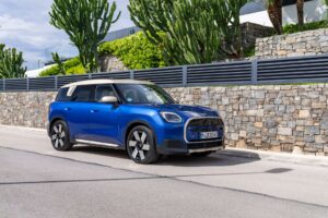 Ešte viac slobody: MINI Countryman E s čisto elektrickým dojazdom viac ako 500 kilometrov