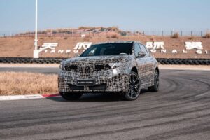 BMW iX3 s predĺženým rázvorom sa blíži k svetovej premiére