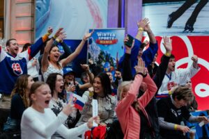 Casa Slovacca láka tisíce návštevníkov, atmosféru rozprúdil aj štvrťfinálový hokejový duel