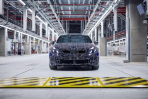 V závode BMW Group v Mníchove schádzajú z montážnej linky prvé predsériové vozidlá nového modelu BMW i3