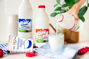 Lidl opäť znižuje ceny mliečnych výrobkov. Ušetríte nielen na masle, ale aj na mlieku, smotane či syroch