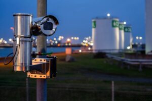 Axis predstavuje 4K PTZ kameru s AI a certifikáciou Zone 1/Div 1, určenú do prostredia s nebezpečenstvom výbuchu