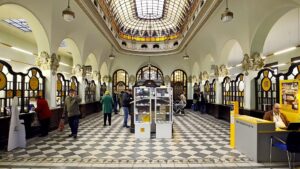 Už žiadne cestovanie na úrady: Služby štátu dnes vybavíte na každej pošte