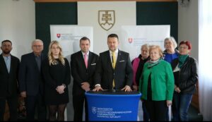 Digitálni seniori menia Slovensko: v Častej pribúdajú absolventi aj miliónové investície do rozvoja obce