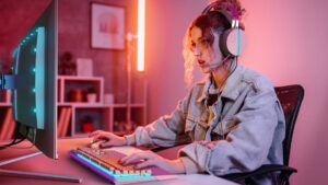 Gameri stále ťahajú biznis monitory, spektrum hráčov je ale rôznorodejší