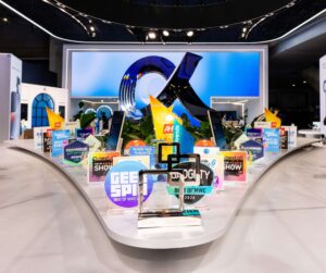 HONOR získal na MWC 2026 globálne uznanie za inováciu Robot Phone a prvenstvo v segmente skladacích smartfónov s modelom Magic V6