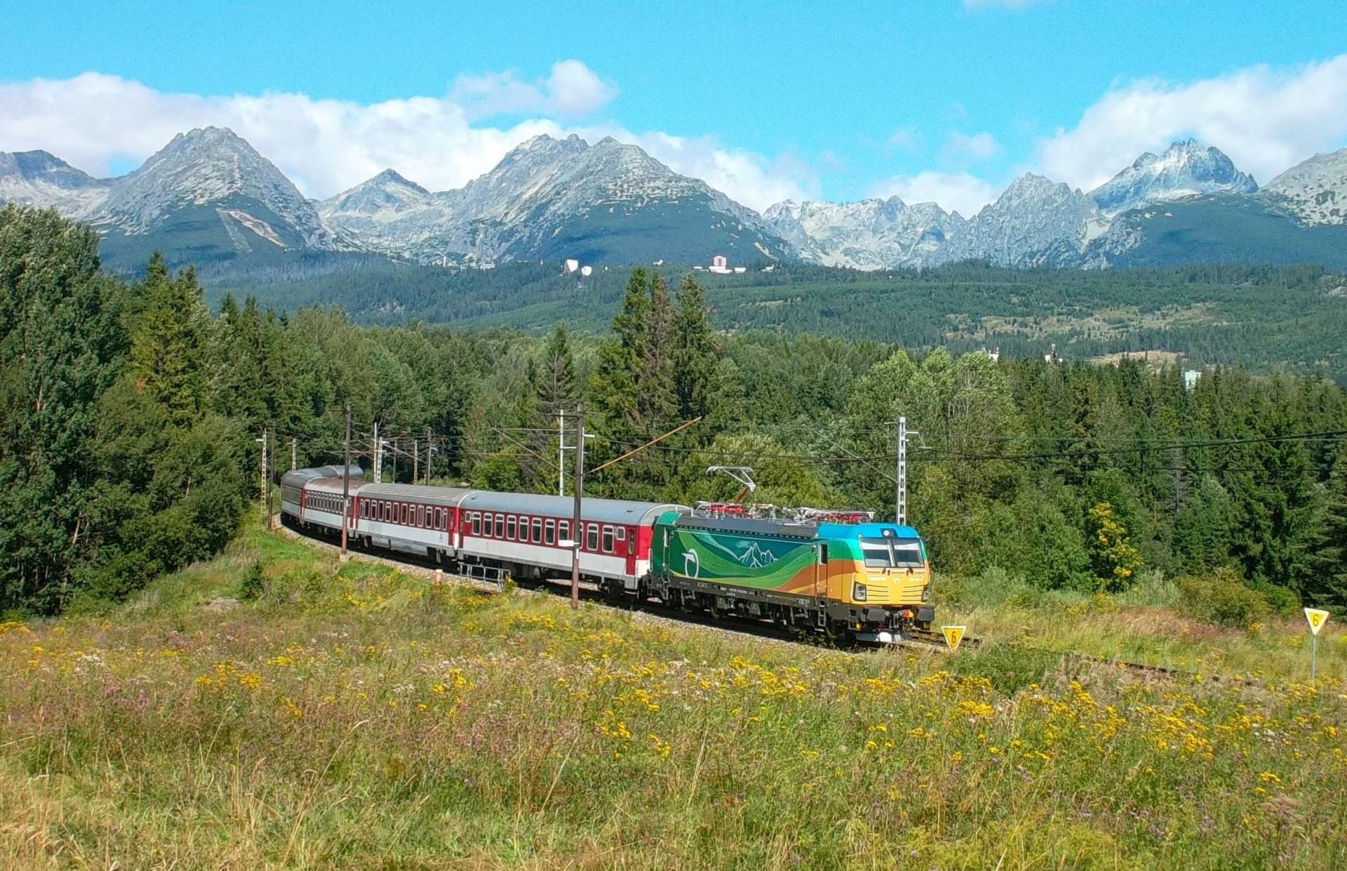 Veľká noc: ZSSK posilňuje dopravu a spája regióny Slovenska