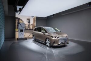 Nová éra veľkopriestorových vozidiel začína teraz: novú elektrickú VLE od značky Mercedes-Benz si môžete objednať už teraz