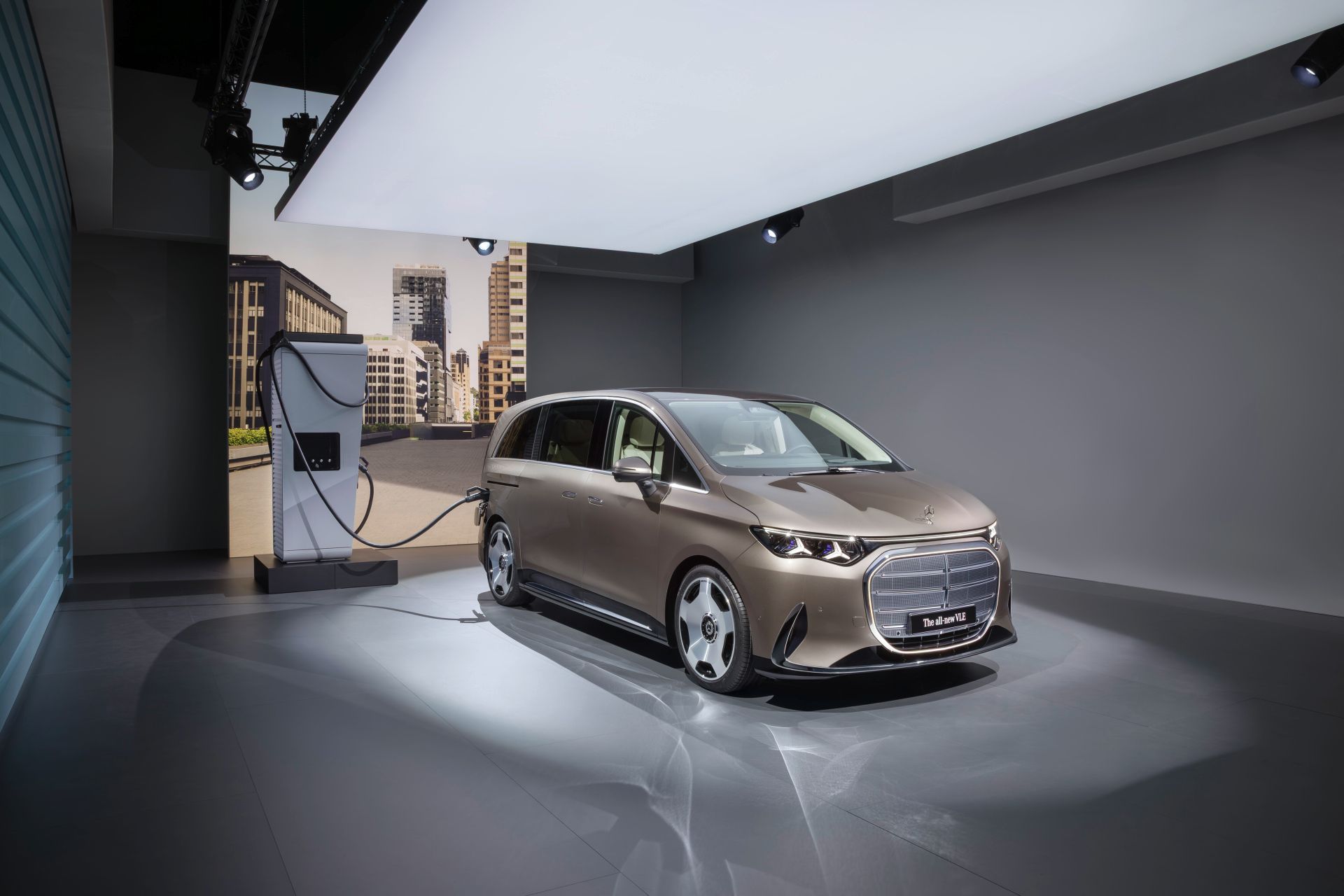 Nová éra veľkopriestorových vozidiel začína teraz: novú elektrickú VLE od značky Mercedes-Benz si môžete objednať už teraz