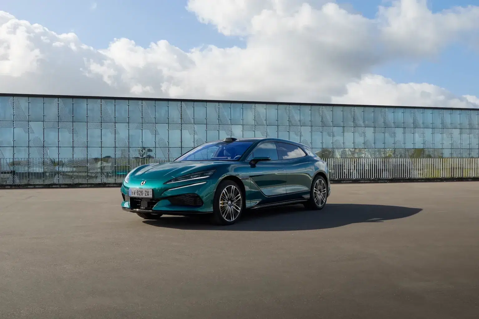 DENZA Z9GT prichádza do Európy, aby inšpirovala prostredníctvom technológií