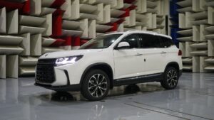 Forthing pokračuje v slovenskej ofenzíve. Po samostatných predajniach prichádzajú dva nové modely, rodinné SUV je len za 22 990 eur