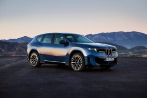 Dvojité víťazstvo: BMW iX3 vyhlásené za „Svetový automobil roka 2026“ a „Svetové elektrické vozidlo 2026“