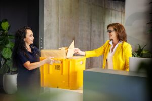 Balíky rastú, listy postupne miznú. Pošta reaguje na tichú transformáciu