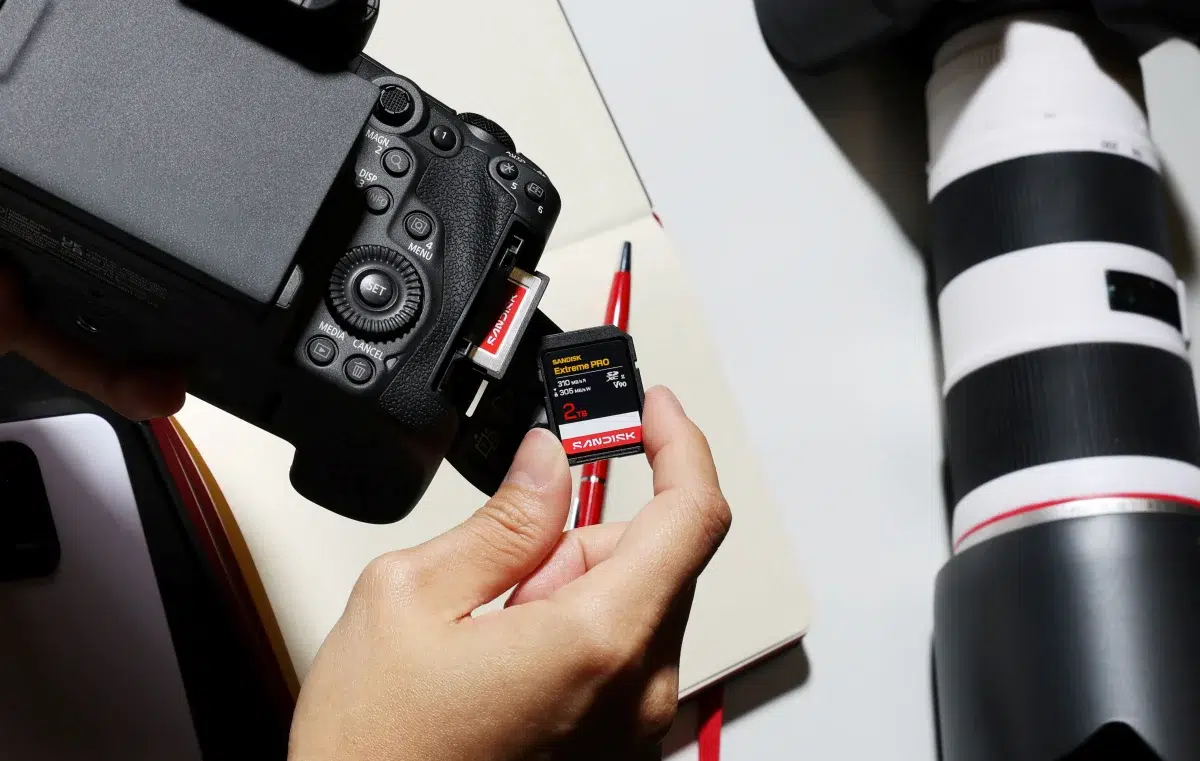 Spoločnosť SanDisk predstavuje novú kartu CFexpress 4.0 typu B a vylepšené SD karty V90 a V60