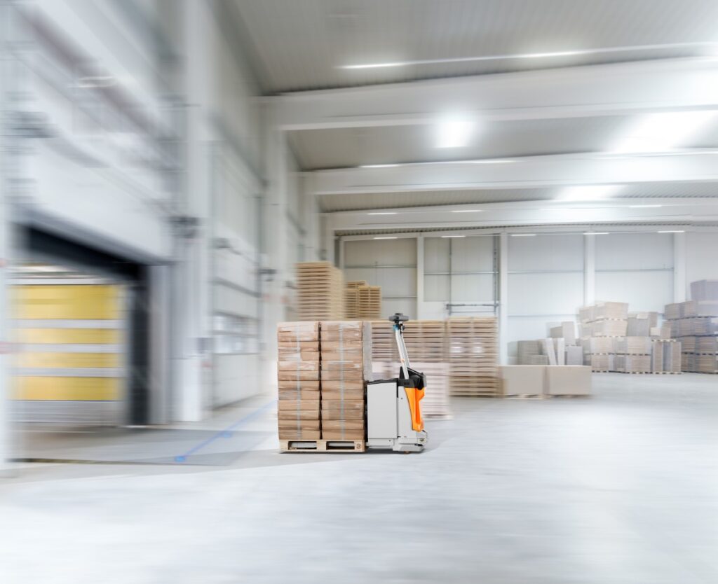 AXL 15 iGo zvyšuje efektivitu, predvídateľnosť a spoľahlivosť procesov príjmu a výdaja tovaru. Štandardizácia procesov vytvára reprodukovateľné pracovné postupy a zvyšuje stabilitu aj transparentnosť v celom sklade.