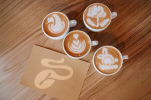 Dokonalé ráno s Tchibo: Ako na kaviarenské srdiečko aj bez baristického kurzu