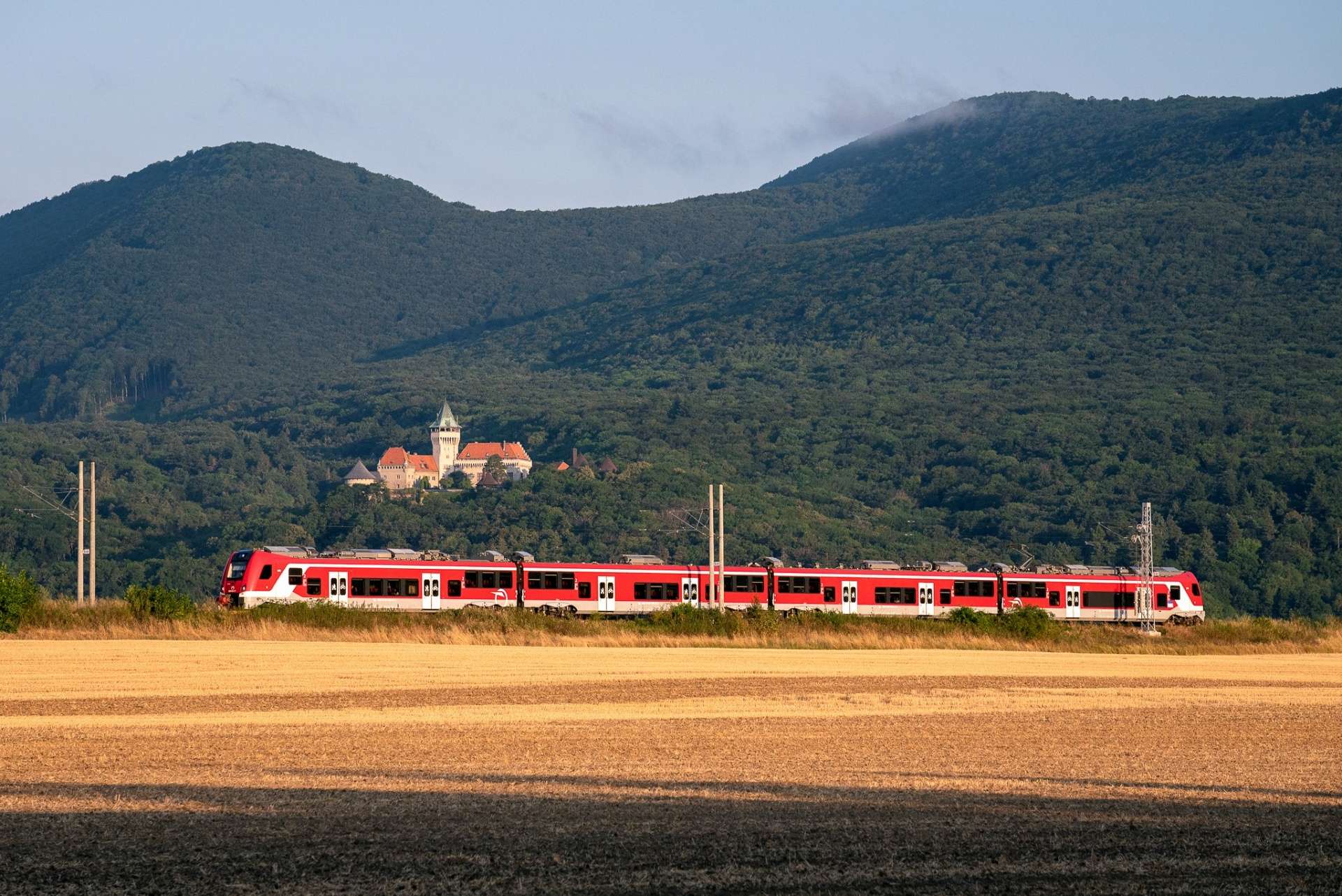 Vlaky na Slovensku ušetrili viac ako 305-tisíc ton CO₂. Železnica potvrdzuje svoj význam pre krajinu