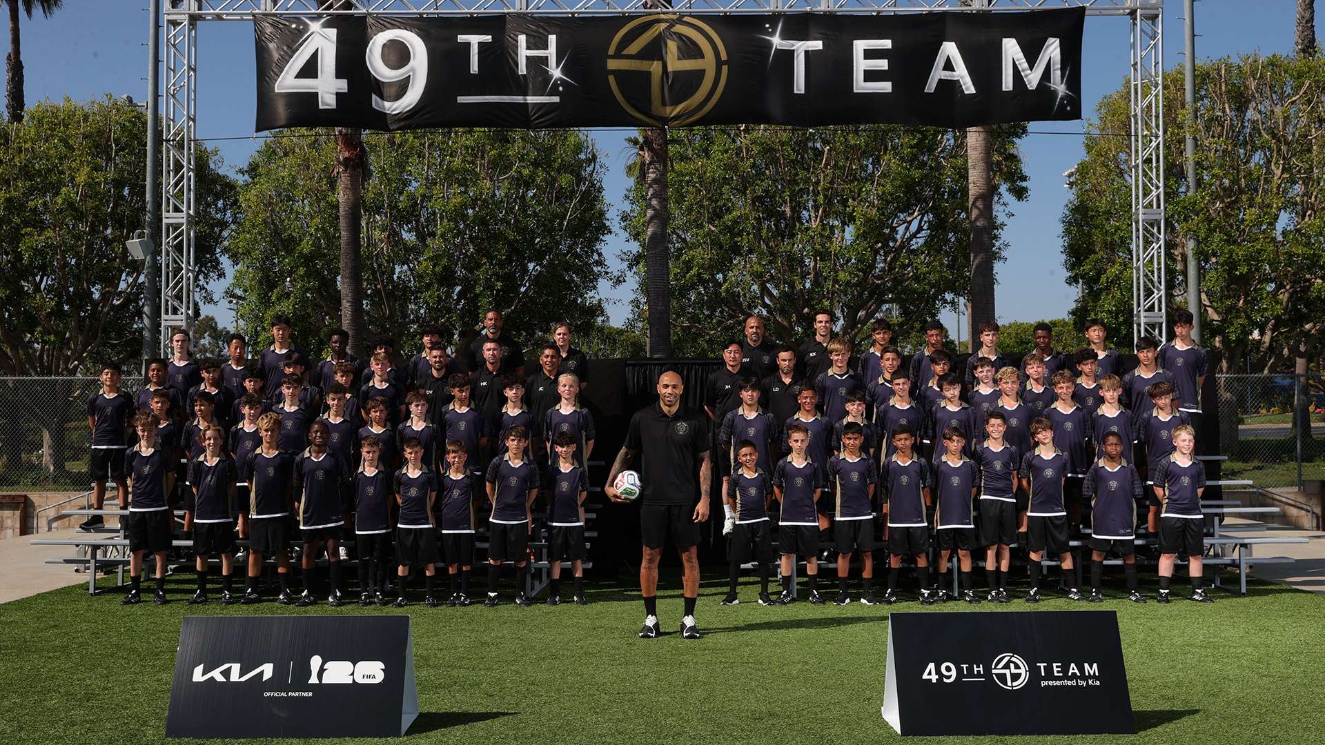 Kia spája mladých futbalistov z celého sveta na Kia OMBC Cup 2026
