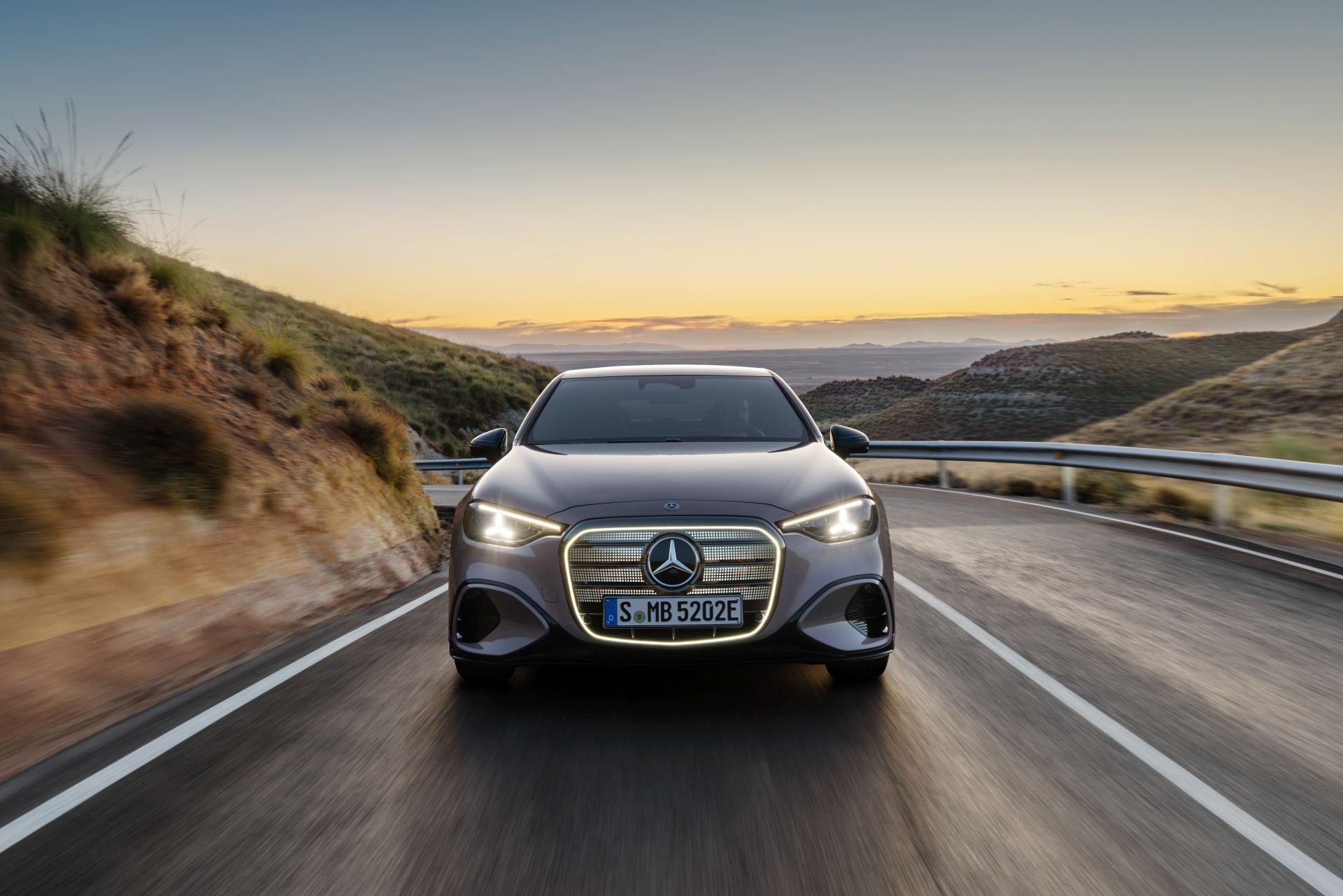 Nanovo definuje segment: Nový elektrický Mercedes-Benz Triedy C je možné objednať