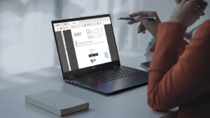 Acer-Swift-Spin-14-AI-Qualcomm-SFSP14-Q51T-Lifestyle-05