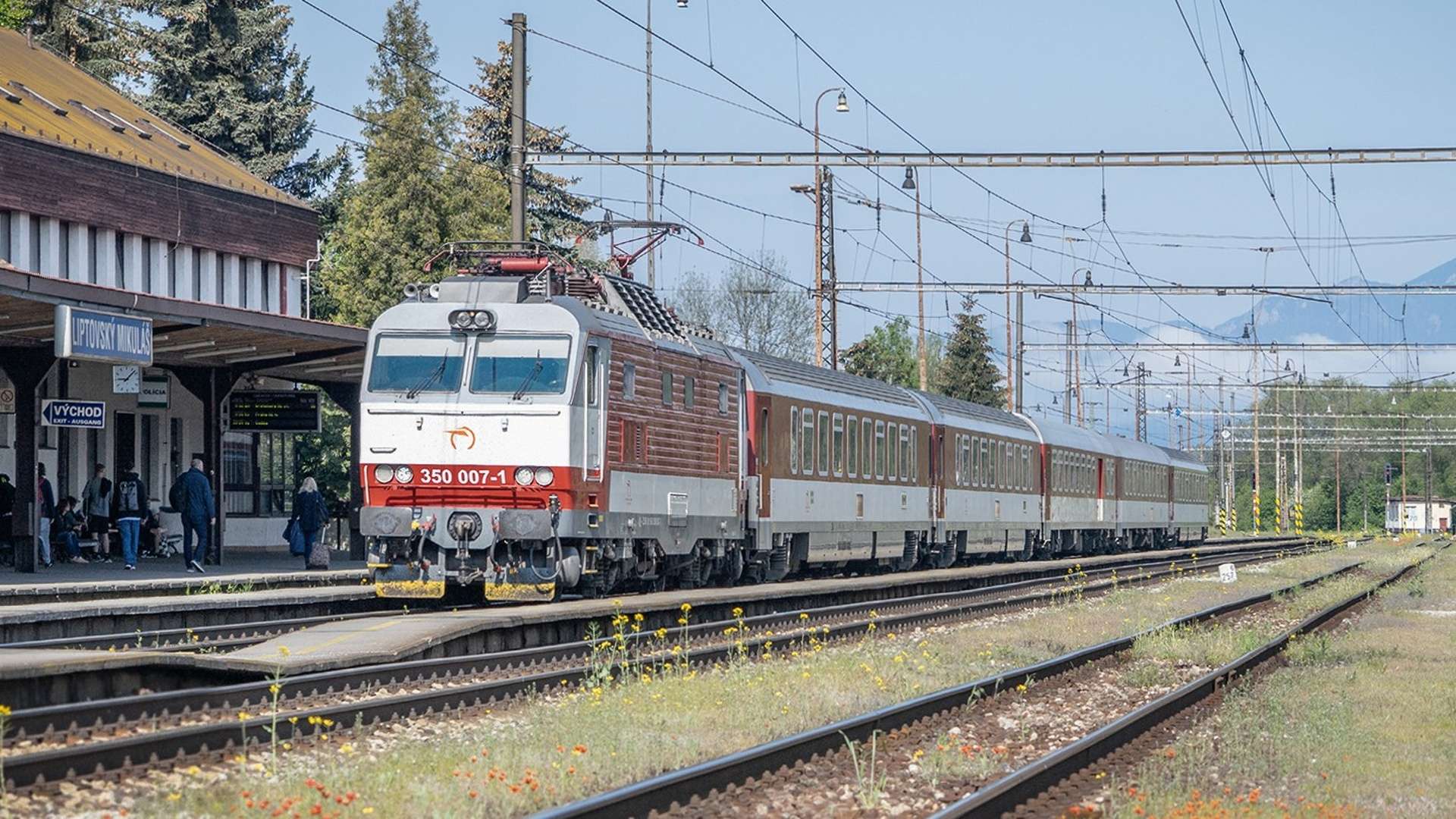Vlakmi ZSSK na oslavy 81. výročia víťazstva nad fašizmom zadarmo