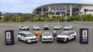 Kia oslavuje míľnik globálneho partnerstva s FIFA odovzdaním vozidiel pre FIFA World Cup 2026