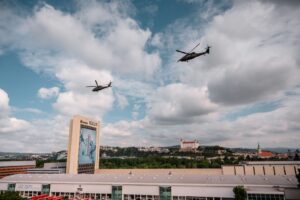 Stíhačky F-16 nad Bratislavou odštartovali historicky najväčší ročník obranného veľtrhu IDEB Defence & Security 2026