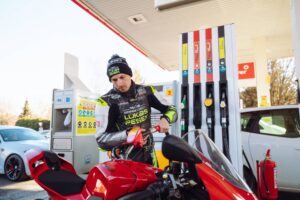 Prečo je kvalitné palivo pre motorku dôležité a aké mýty kolujú medzi motorkármi