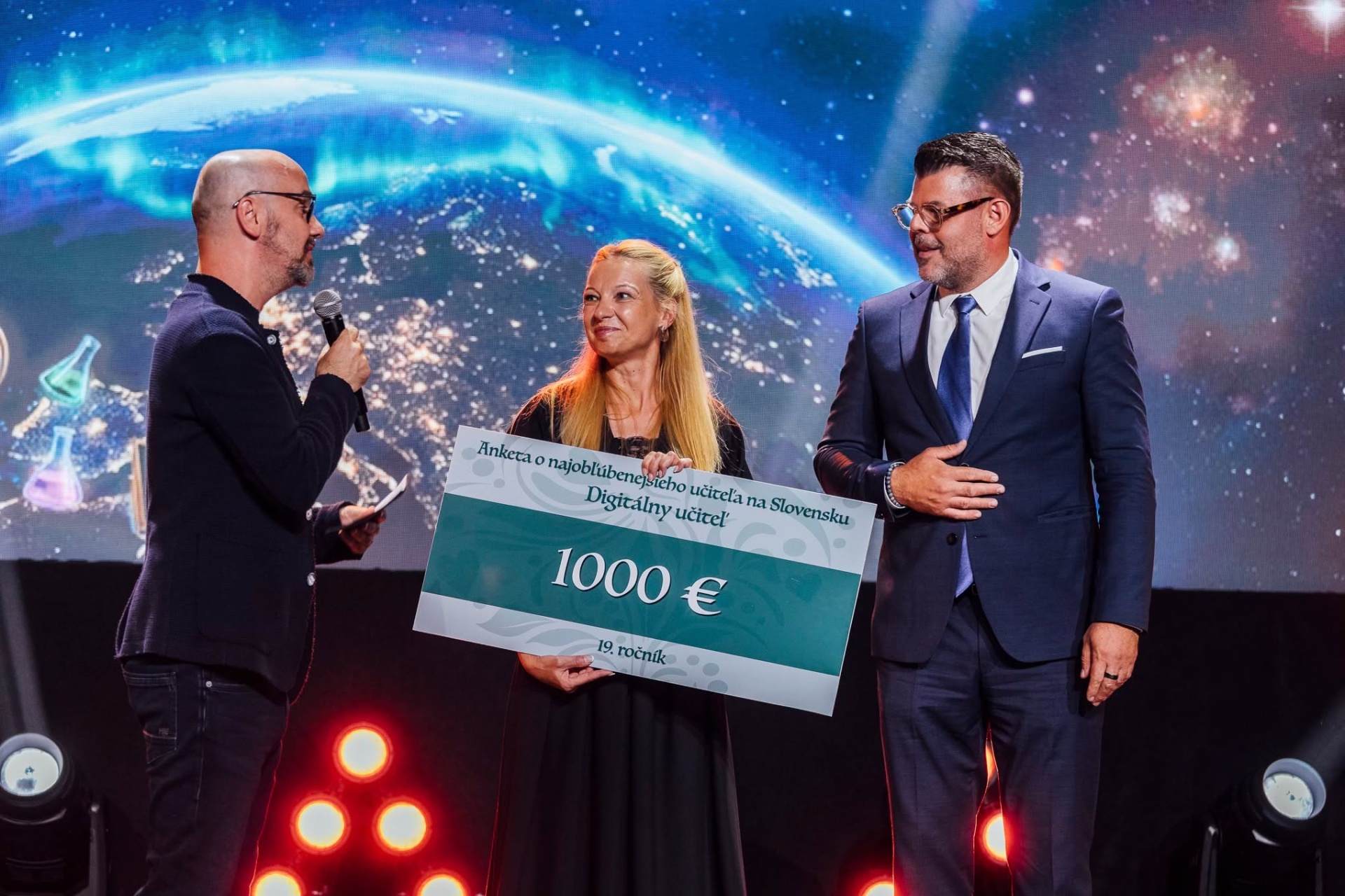 Digitálna koalícia odovzdala na Zlatom Amosovi 2026 ocenenie Digitálny učiteľ
