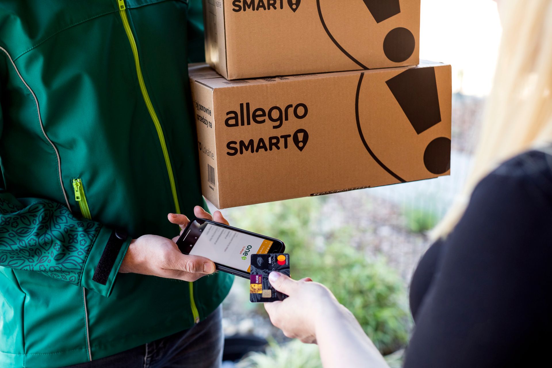 Jeden nákup, menej zásielok: Allegro nasadzuje inteligentný optimalizátor objednávok na Slovensku, v Česku a Maďarsku