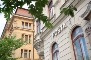 Slovenská pošta upozorňuje na letnú prevádzku: pre zamestnancov zabezpečí oddych, pre klientov komfortné vybavenie služieb