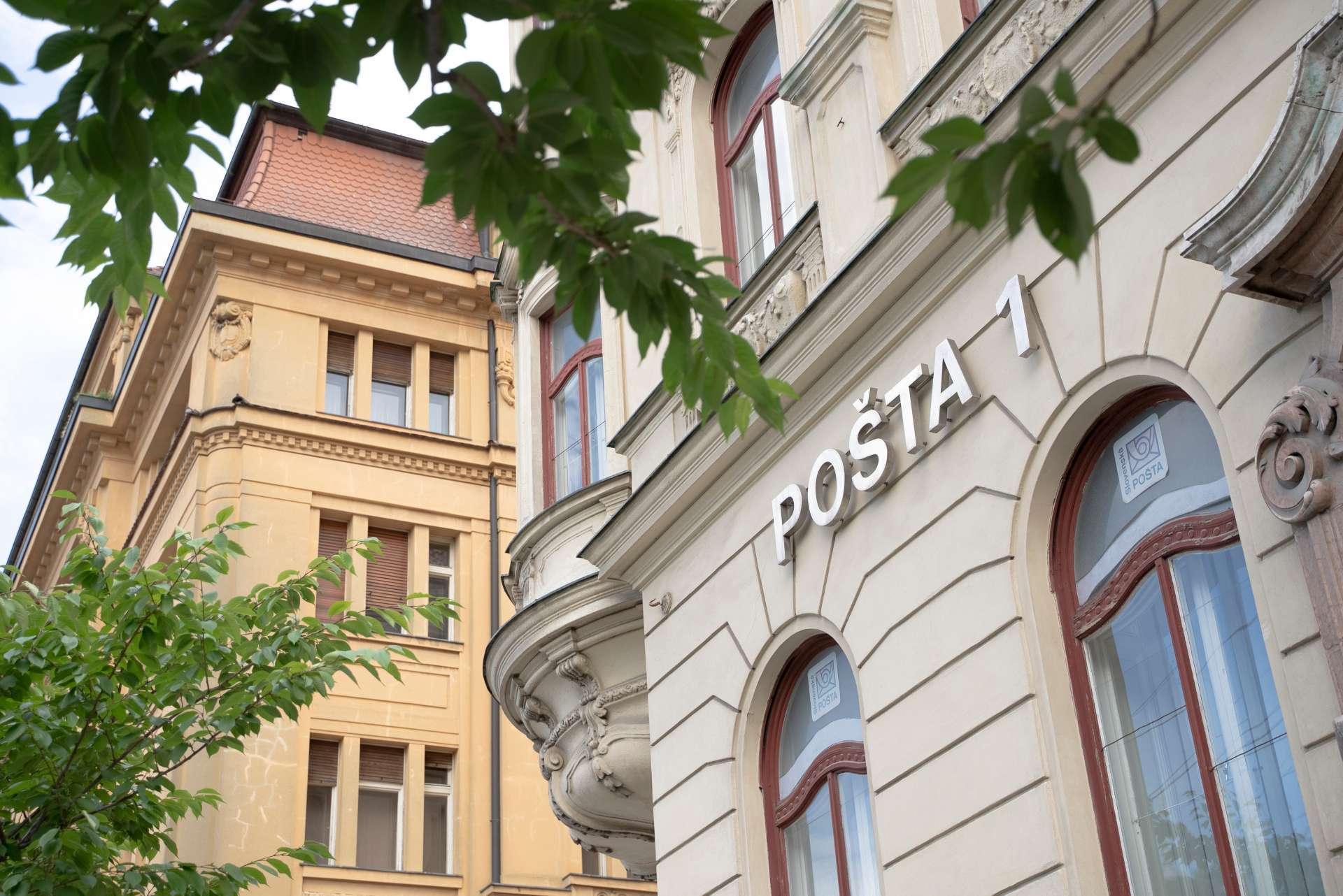 Slovenská pošta upozorňuje na letnú prevádzku: pre zamestnancov zabezpečí oddych, pre klientov komfortné vybavenie služieb